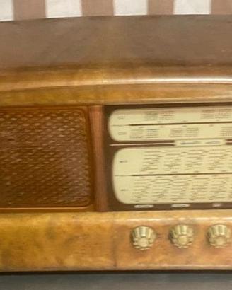 Radio d’epoca antica da collezione