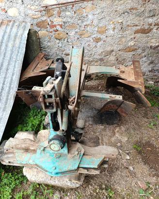 Aratro ORSI monovomere fuorisolco