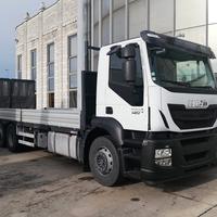 Iveco Stralis 260S42 6x2 Euro 6 pianale con rampe