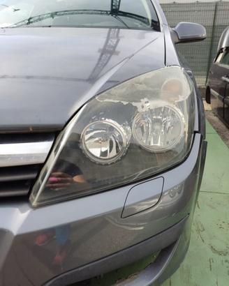 Proiettore sinistro OPEL ASTRA H del 2006