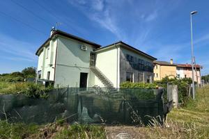 Villa di 198 m² con più di 5 locali a Zoppola