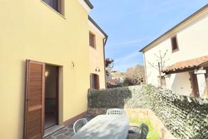 Comoda villetta a schiera su tre livelli