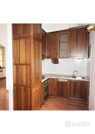 Cucina Berloni  eccellente stato  ante massello