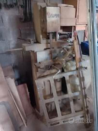 Vecchie macchine usate da falegname