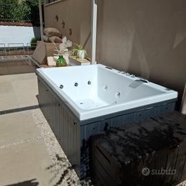 Jacuzzi 4000 LT Bluetooth  ozono led riscaldabile 
