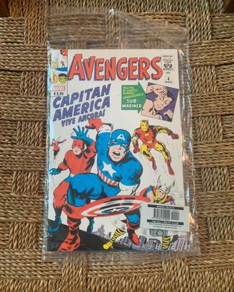 Fumetto N.22 collana Marvel tales + targha in meta