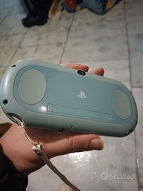 PS vita nuovissima con 5 giochi