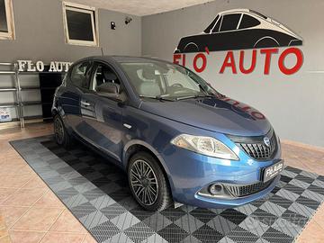Lancia Ypsilon Silver - 1.0 70cv - Hybrid