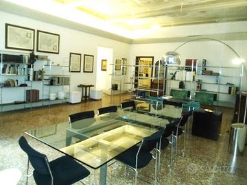 Appartamento di 160 m² con 3 locali a Bologna