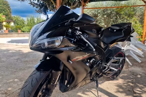 Yamaha r1