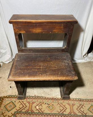 Antico inginocchiatoio in legno