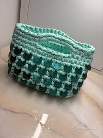 Handbag crochet verde acqua con paillettes.