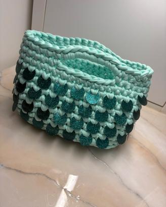 Handbag crochet verde acqua con paillettes.