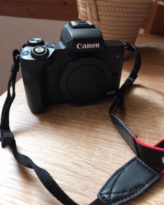 Canon EOS M50 + obiettivo 15-45mm IS STM