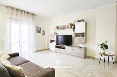 Via fiume app.to con p.auto in area condominiale