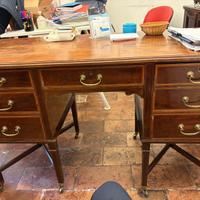 Scrivania inglese