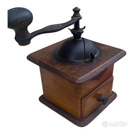 Macinacaffe’ manuale antico.