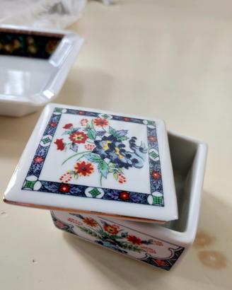 Scatolina ceramica orientale