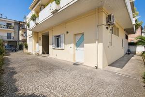 2 LOCALI A GIULIANOVA