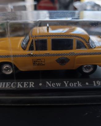 4 modellini auto taxi / forze dell'ordine  1:43