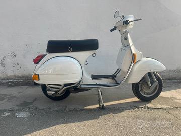Vespa p200e