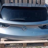 Grandland X 2017> Portellone