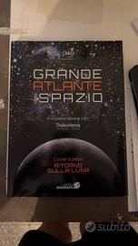 Libro grande atlante dello spazio nuovo