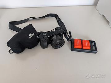Sony a6000 + batterie + custodia