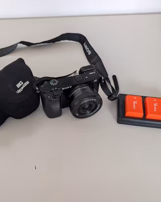 Sony a6000 + batterie + custodia