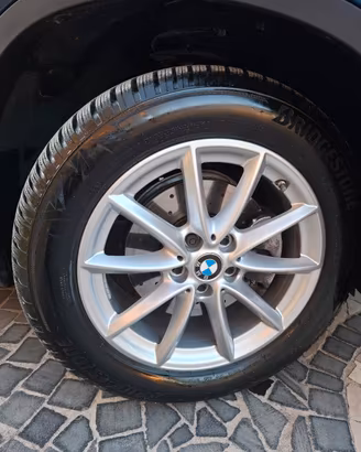 Cerchi in lega 17 BMW X1 + gomme invernali. 