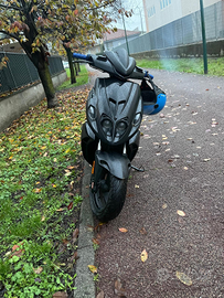 F12 R tenuto sempre in garage