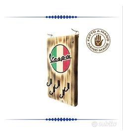 Appendichiavi da parete in legno realizzati a mano