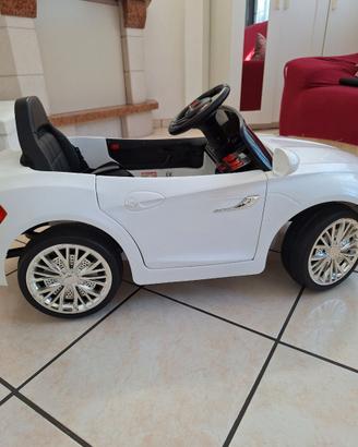 Macchinina a batteria