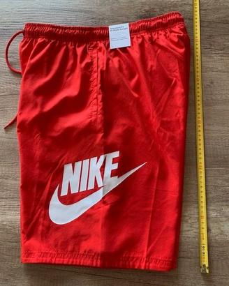 Pantaloncini NIKE nuovi con cartellino