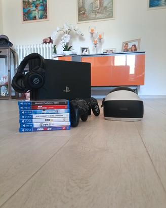 PlayStation 4 pro e visore della realtà virtuale 