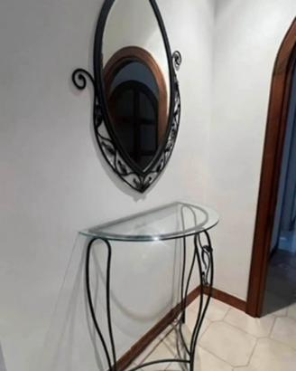 Specchio e tavolino