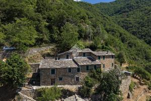 CASA INDIPENDENTE A MOLINI DI TRIORA