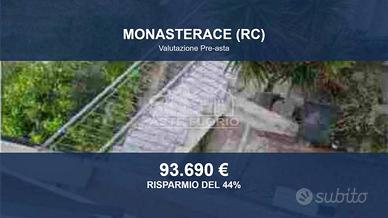 Immobile in asta di 227 m² con più di 5 locali a M