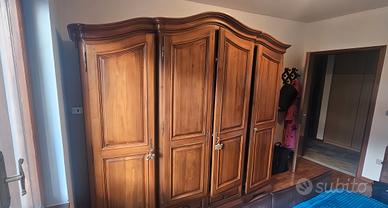 Armadio in noce massiccio – Stile Luigi Filippo