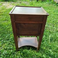 mobiletto/comodino antico
