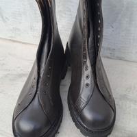 anfibi scarponi tg 48 nuovi . senza lacci.