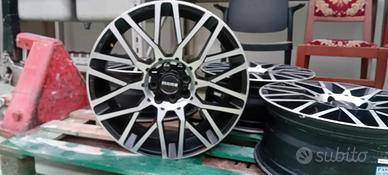 cerchi lega 17" Momo