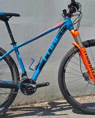 Bicicletta 29" MTB Cube Acid  Shimano  XT 