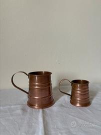 Coppia di boccali in rame vintage
