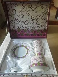 TAZZE DA THE' CON ZUCCHERIERA