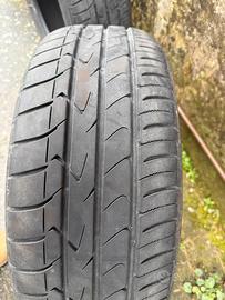 Gomme 205/60/16