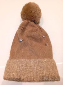 cappello in viscosa e angora