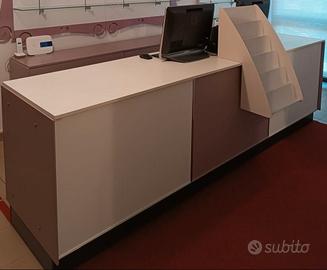 Banco espositivo - Reception