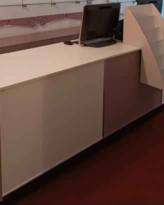 Banco espositivo - Reception