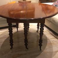 tavolo a pipistrello